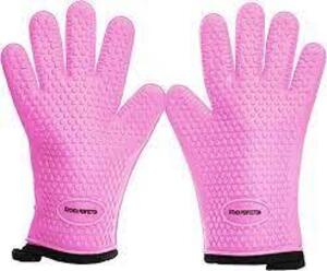 DESCRIPTION: (4) SILICONE COOKING GLOVES WITH MATCHING HOT POT PAD BRAND/MODEL: CHEF'S NECESSITIES INFORMATION: PINK AND BLUE SIZE: 3 PACK RETAIL$: $1