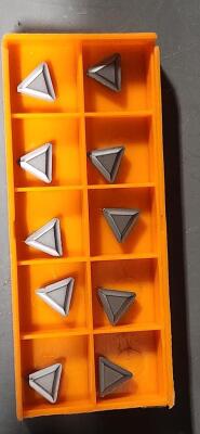 DESCRIPTION: (40) CARBIDE TURNING INSERTS BRAND/MODEL: IMPORT TPMR222-C7 RETAIL$: $11.98 PER INSERT QTY: 40