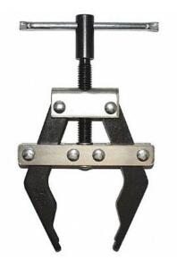 (1) FENNER DRIVES CHAIN PULLER