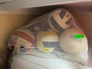 LARGE BAG OF VOLLEYBALLS