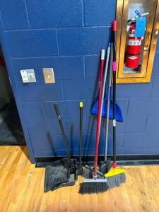 ASSORTED CLEANING TOOLS