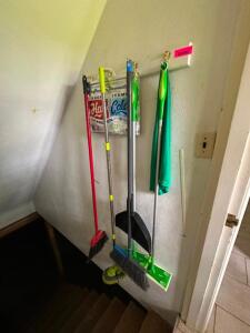 WALL MOUNTED CLEANING TOOL RACK