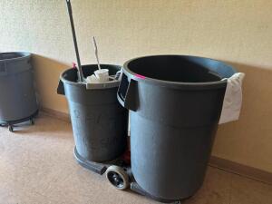 ROLLING TRASHCAN