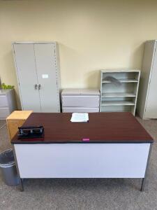 MULTI PIECE OFFICE FURNITURE SET