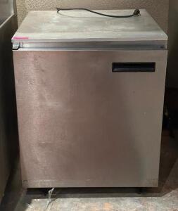 ENODI SINGLE DOOR UNDER COUNTER COOLER