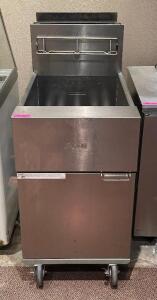 FRYMASTER 40 LB. GAS DEEP FRYER