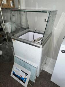 24" ICE CREAM DEEP FREEZER W/ SNEEZE GUARD