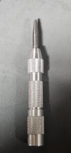 DESCRIPTION: (2) AUTOMATIC CENTER PUNCH BRAND/MODEL: STARRETT 818 SIZE: 5/8" RETAIL$: $53.00 QTY: 2