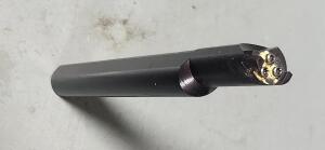 DESCRIPTION: (1) RH INDEXABLE GROOVING TOOL BAR BRAND/MODEL: HERTEL 45742152 SIZE: 16mm MAX D RETAIL$: $201.10 QTY: 1