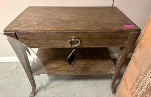 DESCRIPTION: WOODEN SIDE TABLE WITH DRAWER BRAND/MODEL: BERNHARDT QTY: 1