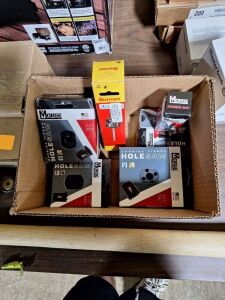 DESCRIPTION: (1) BOX OF (7) MISC HOLE SAW AND ARBORBRAND/MODEL: MORSESIZE: MANYQTY: 1