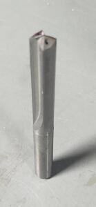 DESCRIPTION: (3) SOLID CARBIDE COOLANT THRU STRAIGHT FLUTE DRILLS BRAND/MODEL: INTEGRITY SAW&TOOL DR-007 RETAIL$: $98.00 QTY: 3