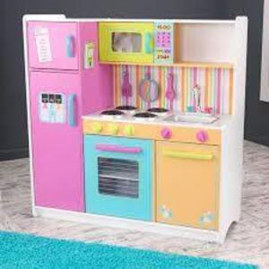 (1) DELUXE BIG AND BRIGHT PLAY KITCHEN