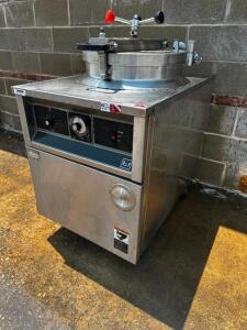 BK INDUSTRIES ELECTRIC PRESSURE FRYER