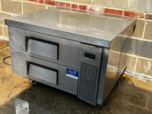 TRUE 36" REFRIGERATED CHEFS BASE. POWERS ON AND COOLER