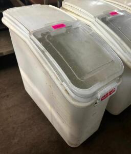 10 GALLON ROLL ABOUT INGREDIENTS BIN W/ LID