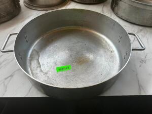 DESCRIPTION: 18" HEAVY DUTY ALUMINUM ROASTING STOCK POT ADDITIONAL INFORMATION W/ HANDLES SIZE 18" LOCATION: MAIN FLOOR QTY: 1