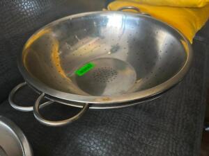 DESCRIPTION: (2) 16" STAINLESS COLANDERS SIZE 16" LOCATION: MAIN FLOOR THIS LOT IS: SOLD BY THE PIECE QTY: 2