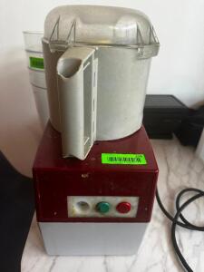 DESCRIPTION: ROBO COUPE R2 FOOD PROCESSOR LOCATION: MAIN FLOOR QTY: 1