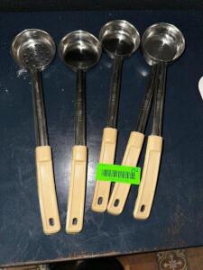 DESCRIPTION: (5) STAINLESS PORTION SERVERS LOCATION: KITCHEN THIS LOT IS: SOLD BY THE PIECE QTY: 5