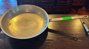 DESCRIPTION: 14" STAINLESS FRY PAN LOCATION: MAIN DINING QTY: 1