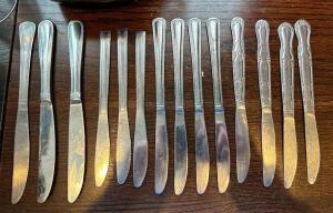 DESCRIPTION: (14) ASSORTED KNIVES LOCATION: MAIN DINING QTY: 14