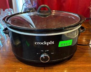 DESCRIPTION: 7 QT. MANUAL SLOW COOLER BRAND/MODEL: CROCKPOT LOCATION: MAIN DINING QTY: 1