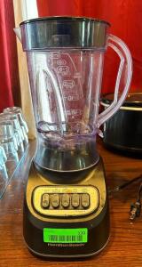 DESCRIPTION: 48 OZ. BLENDER BRAND/MODEL: HAMILTON BEACH LOCATION: MAIN DINING QTY: 1