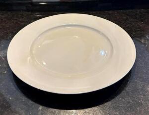 DESCRIPTION: (12) 10.5" CHINA PLATES LOCATION: MAIN DINING QTY: 12