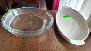 DESCRIPTION: (3) GLASS AND CERAMIC SERVING DISHES SIZE: 16" LOCATION: MAIN DINING QTY: 3