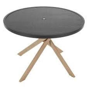 (1) OUTDOOR DINING TABLE