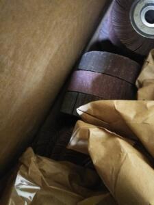 (1) BOX OF MISC FLAP WHEELS
