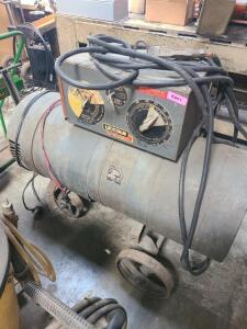DESCRIPTION: (1) WELDER BRAND/MODEL: LINCOLN ELECTRIC/SAE 400 INFORMATION: SEE INSPECTION, LOCATED AT SHAPIRO METAL SUPPLY QTY: 1