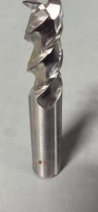 (1) POWDERED METAL SQ END MILL