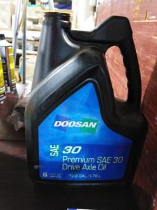 DESCRIPTION: (1) PREMIUM SAE 30 DRIVE AXLE OIL BRAND/MODEL: DOOSAN SIZE: 1 GALLON RETAIL$: $40.00 EA QTY: 1