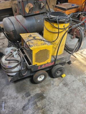 DESCRIPTION: (1) COMMERCIAL HOT WATER PRESSURE WASHER BRAND/MODEL: LANDA/VHP 2-1100 INFORMATION: VERTICAL HOT WATER PROPANE, INCLUDES EMPTY PROPANE TA