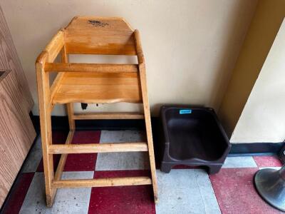 DESCRIPTION: HIGH CHAIR AND PLASTIC BOOSTER SEAT LOCATION: FRONT THIS LOT IS: ONE MONEY QTY: 1