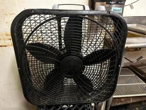 DESCRIPTION: BLACK PLASTIC 20" BOX FAN LOCATION: KITCHEN QTY: 1