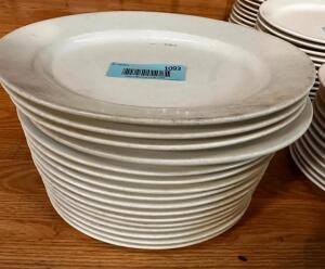 DESCRIPTION: (16) 10.5" CHINA PLATES SIZE 10.5" LOCATION: MAIN SEATING THIS LOT IS: SOLD BY THE PIECE QTY: 16