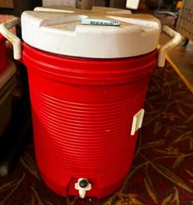 DESCRIPTION: (5) GALLON IGLOO WATER COOLER BRAND / MODEL: IGLOO LOCATION: MAIN SEATING QTY: 1