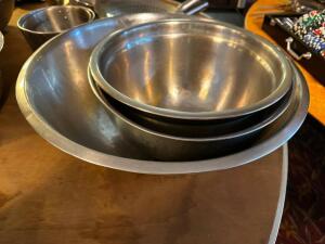 DESCRIPTION: (3) ASSORTED STAINLESS MIXING BOWLS LOCATION: MAIN SEATING THIS LOT IS: SOLD BY THE PIECE QTY: 3