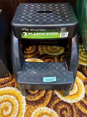 DESCRIPTION: PLASTIC STEP STOOL LOCATION: OFFICE QTY: 1