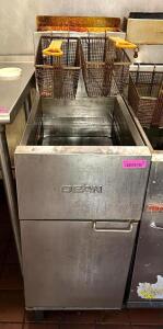 DESCRIPTION: 40 LB. GAS FRYER BRAND/MODEL: DEAN SR42GR LOCATION: KITCHEN QTY: 1