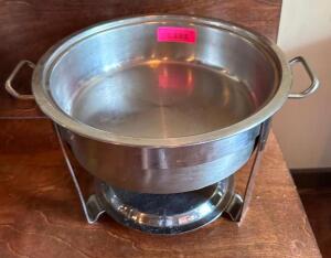 DESCRIPTION: ROUND STAINLESS CHAFING DISH LOCATION: MAIN DINING QTY: 1