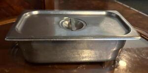 DESCRIPTION: (2) 1/3 SIZE STAINLESS INSERTS WITH LIDS SIZE: 4" DEEP LOCATION: MAIN DINING QTY: 2