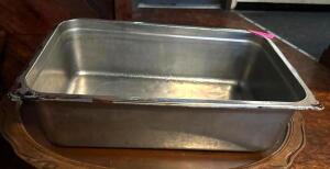 DESCRIPTION: (1) FULL SIZE STAINLESS WATER PAN INSERT LOCATION: MAIN DINING QTY: 1