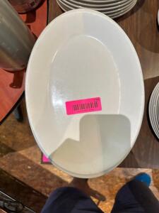 DESCRIPTION: (11) OVAL PLATES SIZE: 11" LOCATION: MAIN DINING QTY: 11