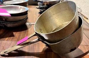 DESCRIPTION: (2) 8" POTS LOCATION: MAIN DINING QTY: 2