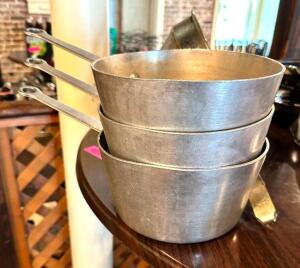 DESCRIPTION: (3) 7.5" POTS LOCATION: MAIN DINING QTY: 3