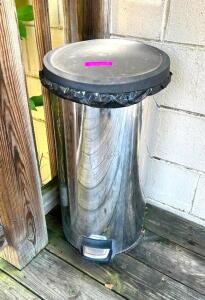 DESCRIPTION: TRASH CAN LOCATION: BACK PATIO QTY: 1